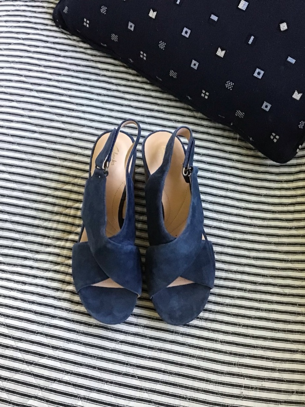 Clarks Artisan, new/no box Maritsa Lara platform wedge, navy suede 8M